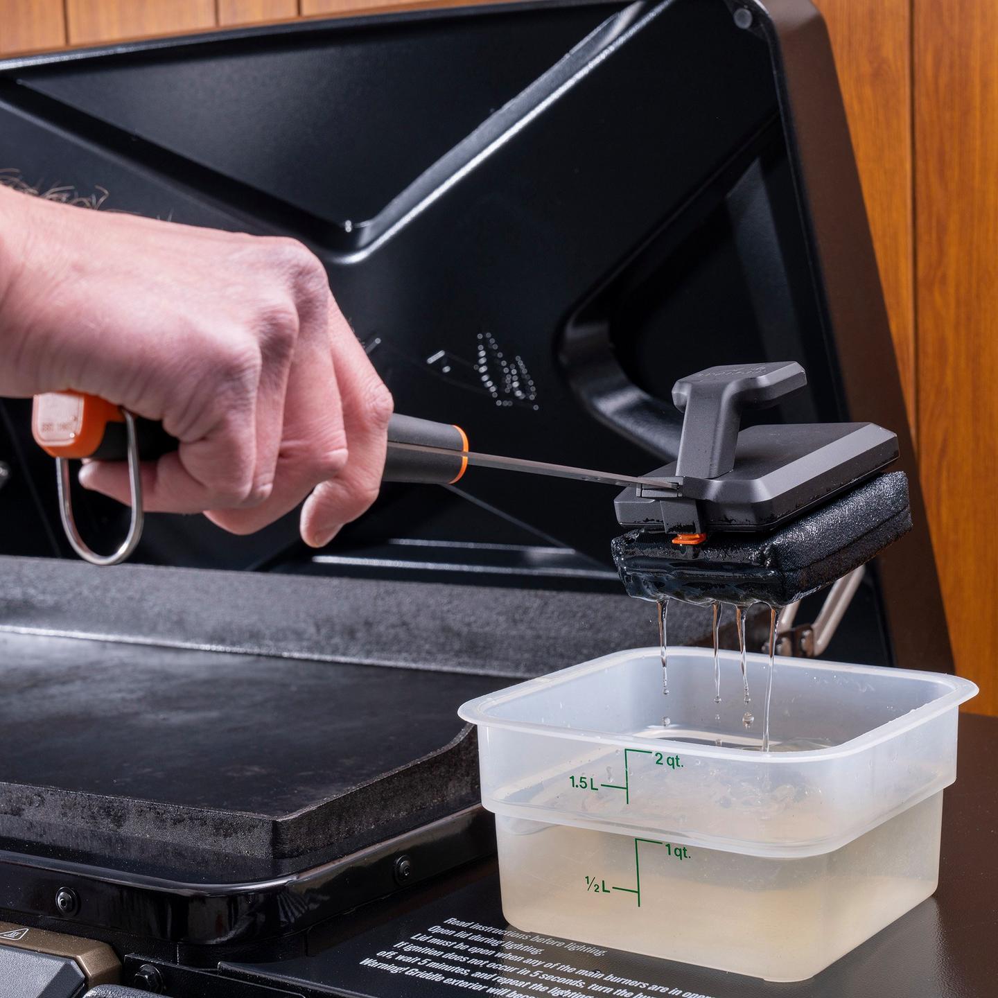 BBQ Steam N' Clean Grill Brush